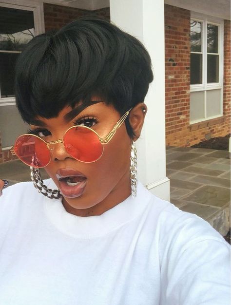 Easy Short Hairstyles, Bang Hairstyles, Short Hairstyles For Black Women, Black Hair Short Cuts, Popular Short Hairstyles, Short Hair Pixie Cuts, Short Sassy Hair, Sassy Hair, Bowl Cut