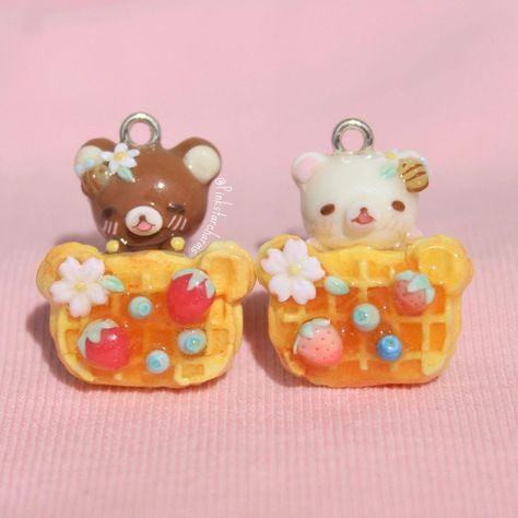 💕💫Pink Star Charms💫💕 on Instagram: “Rilakkuma honey waffles 🍯🍓 Here’s Rilakkuma and Korilakkuma hanging off some waffles topped with honey and berries! 🐻🍯 I’ve always hated…” Clay Stars Diy, Rilakkuma Food, Clay Charm Ideas, Rilakkuma And Korilakkuma, Honey Waffles, Diy Desserts, Waffle Toppings, Food Charms, Clay Diy Projects