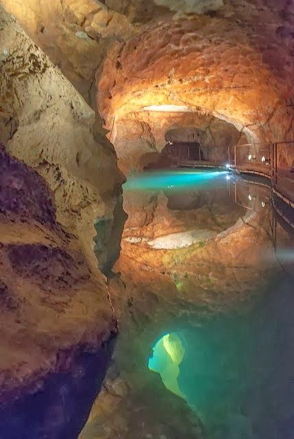 ~~Pool of Reflections | underground pools of Jenolan Caves, New South Wales, Australia by xeyr~~ Jenolan Caves, Underground Pool, Divorce Help, Puerto Princesa, New South Wales Australia, Sopot, Palawan, Palau, Bougainvillea