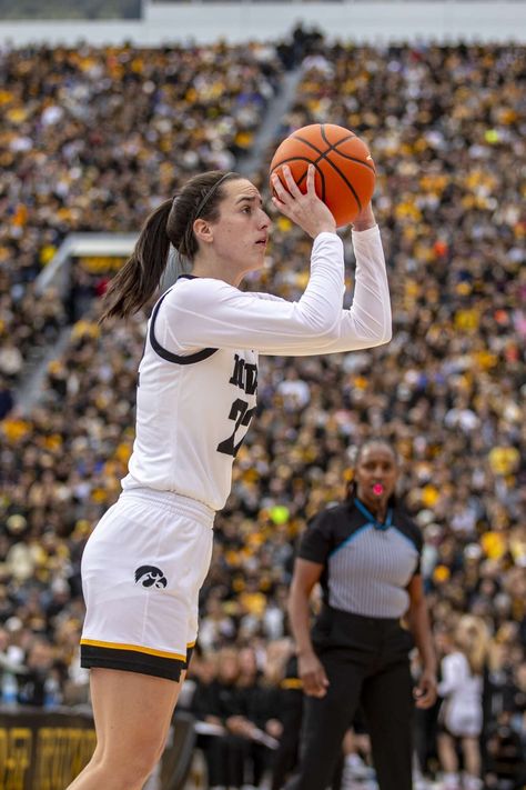 Clark The Shark, Caitlyn Clark, Iowa Basketball, Leonardo Dicaprio Photos, Basketball Girlfriend, Indiana Basketball, Iowa Hawkeye, Basketball Tips, Caitlin Clark