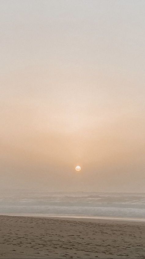 Cosy Background, Iphone Wallpaper Calm, Nature Iphone Wallpaper, Art Photography Portrait, Plain Wallpaper, Beach Background, Iphone Wallpaper Photos, Ios Wallpapers, Sun Sets