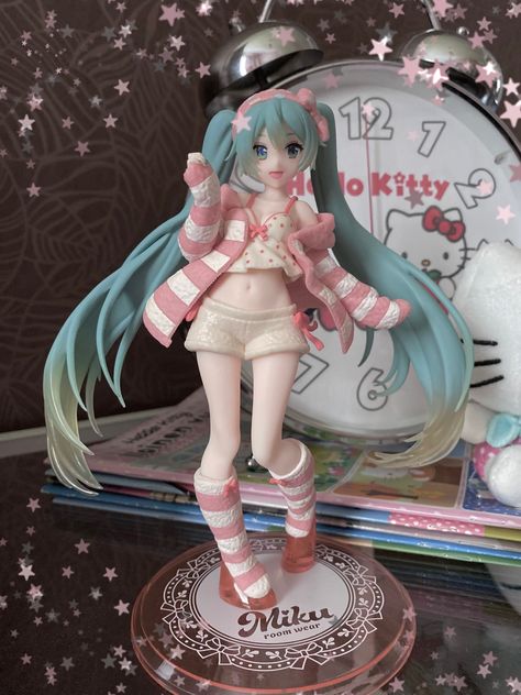 Hatsune Miku Room Wear, Miku Room Wear, Hatsune Miku Room, Miku Room, Room Wear, Anime Figures, Hatsune Miku, Pose Reference, Anime