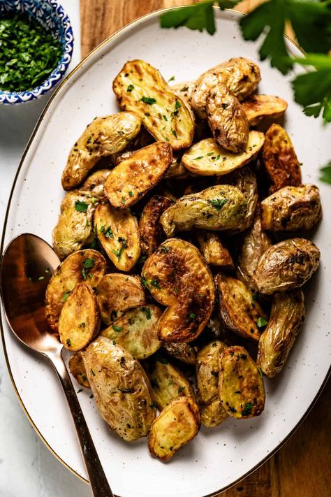 Air Fryer Fingerling Potatoes Recipe (Ready in 20 min!) Fingerling Potato Recipe, Fingerling Potatoes Recipes, Baked Chicken Parm, Recipe For Air Fryer, Inflammation Recipes, Best Side Dish, Roasted Fingerling Potatoes, Anti Inflammation Recipes, Blue Cheese Sauce