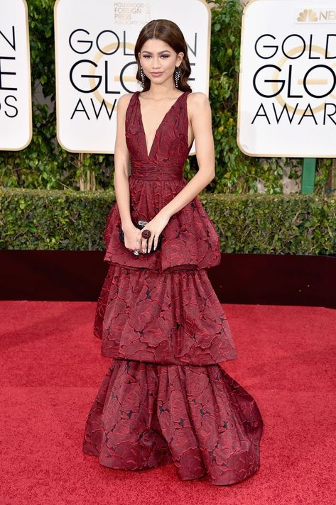 See the best Golden Globes looks of all times before the 2018 awards show, Sunday, January 7. Zendaya Street Style, Zendaya Red Carpet, Zendaya Dress, Golden Globes 2016, Golden Globes Dresses, Zendaya Outfits, Golden Globes Red Carpet, Zendaya Style, Golden Globe