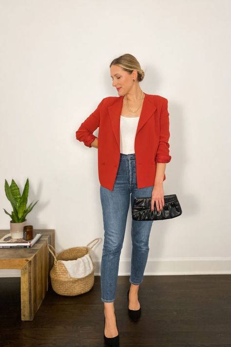 Holiday outfit idea with a red blazer, Agolde Nico Jeans and black heels. Michelle Tomczak Blog. Red Blazer Outfit For Work, Red Blazer Outfit, Blazer Casual Outfit, Jeans Blazer Outfit, Jeans Heels Outfit, How To Wear Blazers, Holiday Outfit Ideas, Smart Casual Work Outfit, Blazer Outfits For Women