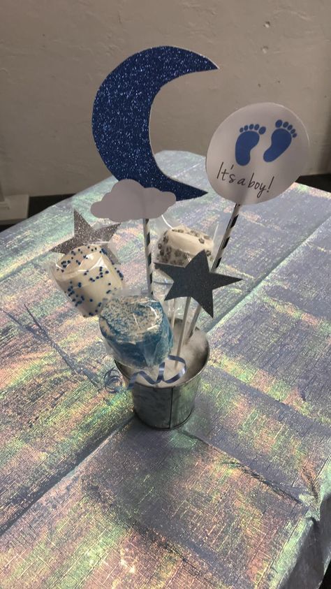 Moon Baby Shower Theme, Moon Stars Baby Shower, Baby Shower Unisex, Diy Baby Shower Centerpieces, Star Baby Shower Theme, Boy Baby Shower Centerpieces, Baby Shower Table Decorations, Boy Baby Shower Ideas, Twinkle Twinkle Baby Shower