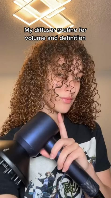 How to diffuse your curls !! Diffuse Curly Hair Natural Curls, How To Defuse Curly Hair Properly, How To Diffuse Hair, How To Diffuse Curly Hair, Diffusing Curly Hair, Diffuser Curls, Diy Natural Hair Styles, Curly Hair Diffuser, Curly Hair Growth