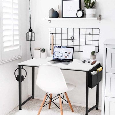 Small Room Desk, White Computer Desk, Computer Desk Design, Small Computer Desk, Vintage Computer, Study Desk Decor, Modern Computer Desk, Computer Desks, Design Desk