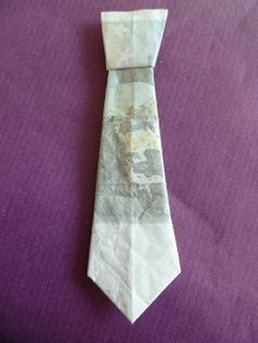 Marly Design: geld stropdas vouwen / fold money tie Money Tie, Wrapping Money, Folding Money, Paint Fabric, Prank Gifts, Hobbies For Men, Origami Folding, Diy Money, Money Origami