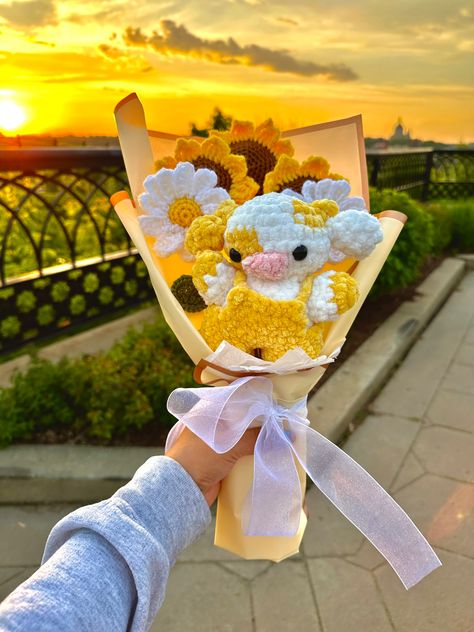 My first creation I ever sold ☀️🌞 This girl started my small business <3 #crochet #sunflower #aesthetic #yellow #smallbusiness #flowerbouquet #foreverflower Diy Fall Ideas, Crochet Flowers Easy, Flower Bouquet Diy, Crochet Bouquet, Crochet Wedding, Crochet Cow, Valentines Crochet, Crochet Business, Crochet Plant