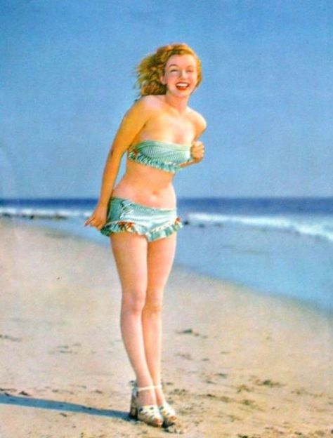 Marilyn Monroe Body, Marilyn Monroe Swimsuit, Young Marilyn Monroe, Norma Jean Marilyn Monroe, Pinup Poses, Marilyn Monroe Portrait, Marilyn Monroe Fashion, Marilyn Monroe Photos, Marlene Dietrich