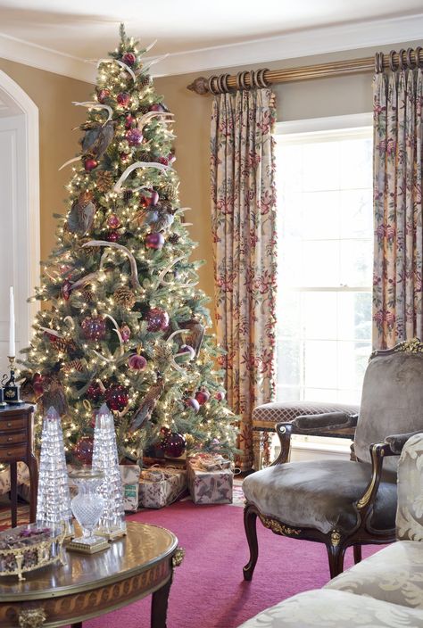 Welcoming and Warm - At Home in Arkansas Tall Christmas Trees, Antler Christmas, November Crafts, Holiday Nails Christmas, Holiday Crafts Diy, Makeup Room Decor, 26 November, Navidad Diy, Beautiful Christmas Trees