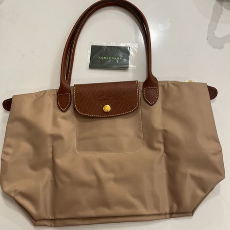 Longchamp Le Pliage Tote Tote Bag Longchamp, Longchamp Bag Colors, Fawn Color, Bag Longchamp, Longchamp Bag, Desert Colors, Longchamp Handbags, Fashion Outfit Ideas, Longchamp Le Pliage