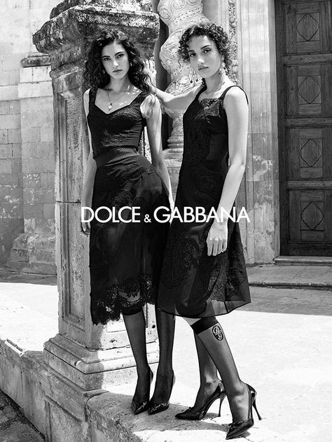 Milan & Sicily Inspire Dolce & Gabbana’s Spring Summer 2020 Collection Sicilian Women, Italian Women Style, Summer 2024 Fashion, Italian Women, Spring Summer 2024, Dolce E Gabbana, How To Pose, Autumn Inspiration, Dolce & Gabbana