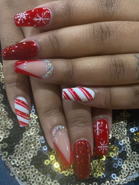 Christmas Nails With Initials, Christmas Nail Designs Acrylic, Cute Acrylic Nail Designs, Christmas Nail Designs, Xmas Nails, Unique Acrylic Nails, Christmas Nail Art, Gorgeous Nails, Acrylic Nail Designs