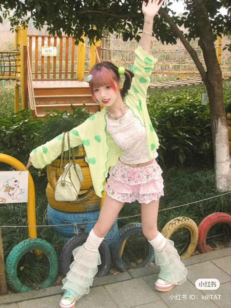 Harajuku Casual, Uchuu Kei Fashion, Heisei Retro Outfit, Jojifuku Outfit, Harajuku Outfit, Decora Harajuku, Kawaii Outfit Ideas, 2000s Japanese Fashion, Gyaru Fashion