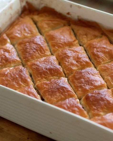 Baklava Recipe Easy, Making Baked Potatoes, Baklava Recipe, Phyllo Dough, Everyday Dishes, Chicken Bites, Pastry Desserts, Cooking Lessons, Pie Dough