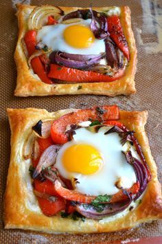 Red Pepper and Baked Egg Galettes Menu Sarapan Sehat, Grilling Ideas, Baked Egg, Easy Brunch Recipes, Work Lunches, Ultimate Breakfast, Break Fast, Healthier Recipes, Egg Muffins