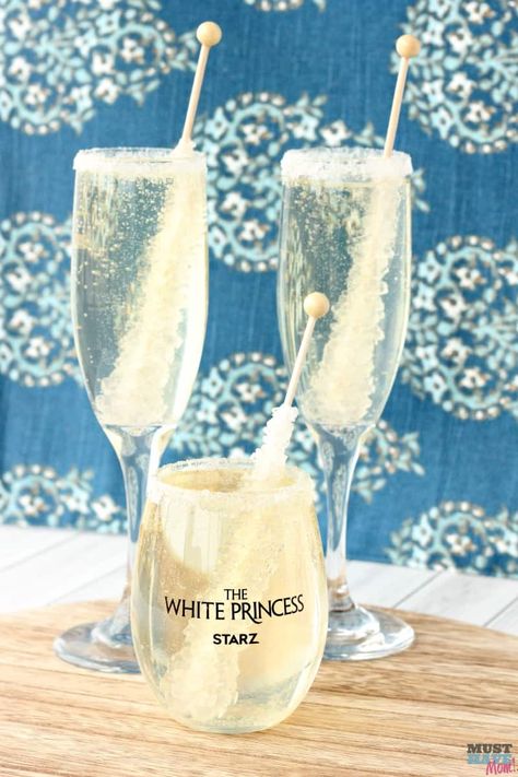 Winter Mocktails, Non Alcoholic Champagne, Poolside Drinks, White Cranberry Juice, Dessert Vegan, The White Princess, Drink Recipes Nonalcoholic, Fizzy Drink, White Princess