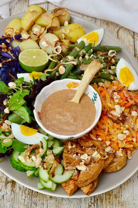 Vegetables With Protein, Gado Gado Salad, Salad Buffet, Malay Food, Plant Based Lunch, Spicy Peanut Sauce, Gado Gado, Vegan Fish, How To Cook Beans