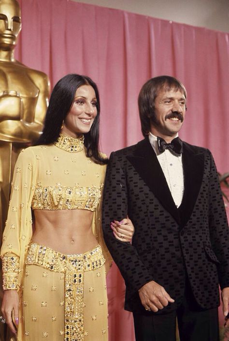 Sonny & Cher Cher 70s, Cher Costume, Sonny And Cher, Cher And Sonny, Cher Outfits, Cher Bono, Cher Photos, I Got You Babe, Oscar Fashion