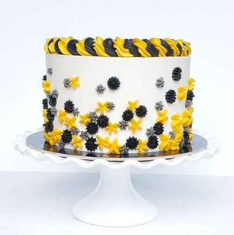 Black And Yellow Cake, Cake Business Names, Birthday Cake Yellow, Gray Cake, Orange Birthday Cake, Diy Cakes, Cake Yellow, Ice Cream Cone Cake, Orange Birthday