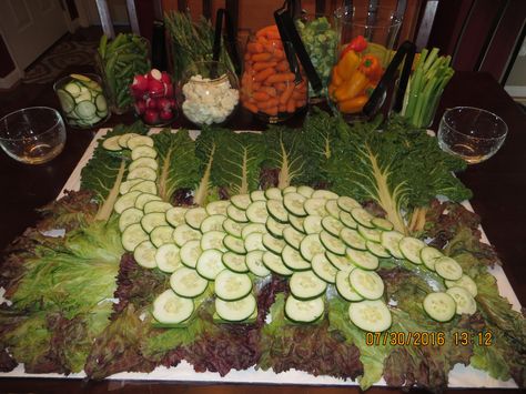 Dinosaur veggie tray Dino Dino party  Brontosaurus Dinosaur Veggie Tray, Fun Vegetables, Cookout Foods, Dinosaur Birthday Party Food, Dinosaur Party Food, Dinosaur Food, Dino Dino, Party Essen, Jurassic Park Birthday