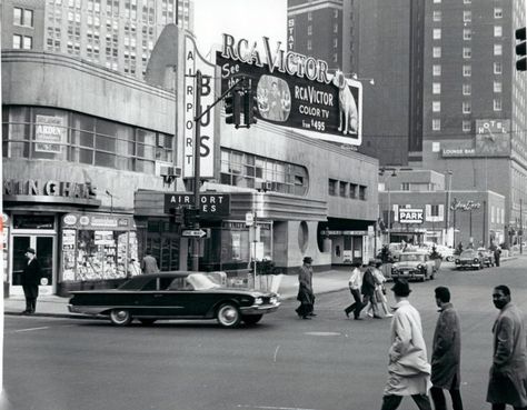 Statler Hotel - Old photos gallery — Historic Detroit Detroit Ruins, Historic Detroit, Detroit Rock City, Detroit History, Michigan History, Flint Michigan, Vintage Detroit, Downtown Detroit, Detroit City