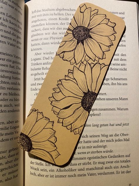 Page Separator Design, Aesthetic Bookmark, Homemade Bookmarks, Bookmarks Diy, Handmade Bookmarks Diy, Bookmark Ideas, Handmade Bookmarks, Cute Bookmarks, Diy Bookmarks