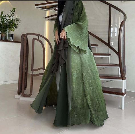 Hanayen Abaya, Unique Abaya Designs, Abaya Luxury, Modern Abaya, Modern Hijab Fashion, Modesty Outfits, Modest Fashion Hijab, Mode Abaya, Modesty Fashion