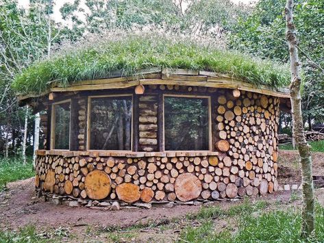 Cordwood Homes, Eco Construction, Recycled House, Cord Wood, Earthship Home, Sauna Design, Cob House, Natural Building, Timber House