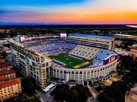 Lsu Stadium, Southeastern Conference, Lsu Football, Cricket Wallpapers, American Universities, Football Stadiums, Ancient Architecture, Hockey Rink, College Football