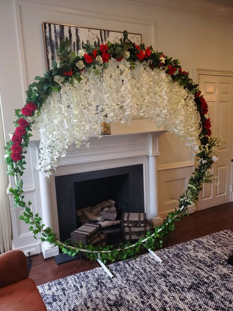 Beautiful arrangement with wisteria Red Wisteria Wedding, Wisteria Backdrop, Red Wisteria, Wisteria Wedding, Wedding Hoop, Floral Arch, Wisteria, Photoshoot Ideas, Flower Decorations