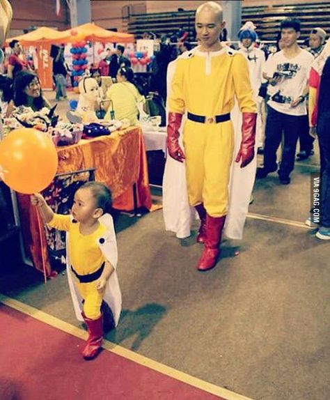 Saitama has a kid :D #OnePunchMann Saitama Cosplay, Yoshimura Tokyo Ghoul, Tokyo Ghoul Pictures, Man Wallpaper, Dad Son, Punch Man, One Punch, Saitama, Best Cosplay