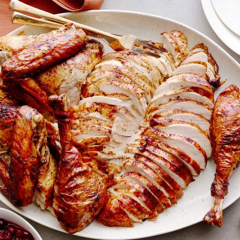 Brine Turkey, Turkey Smoked, Best Thanksgiving Turkey Recipe, Brined Turkey, Cajun Turkey, Turkey Brine Recipes, Fresh Turkey, Ceramic Grill, Cajun Food