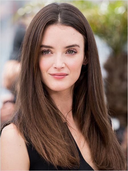 Affiche Charlotte Le Bon Charlotte Le Bon, Net Worth, Brown Hair, Career, Hair