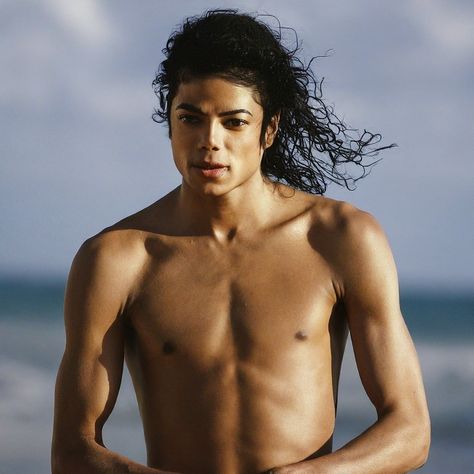 Hot Michael Jackson, Michael Jackson Full Body Pics, Handsome Celebrity Men, Michael Jackson 1987, Mj Bad, Michael Jackson Poster, Daniel Larusso, Michael Jackson Hot, Strong Guy