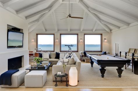 8 Rec Rooms To Inspire Your Next Game Night | Huffington Post Beach Style Living Room, Living Room New York, Pool Table Room, Billiard Rooms, Recreational Room, Pool Rooms, Billiard Room, Rec Room, Pool Table