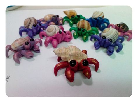 Miniature Hermit Crab herd army set of Ten custom made in Colorful Polymer Clay and Glass Eyes for F Fairy Garden Terrarium, Clay Sculpting, Seashell Painting, Play Clay, Fairy Garden Decor, Garden Terrarium, Polymer Crafts, Hermit Crab, Pasta Francesa