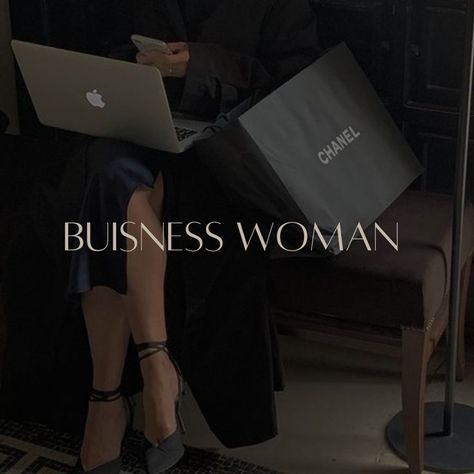 Working Woman Aesthetic, Woman Manifestation, Business Woman Aesthetic, Aesthetic Chanel, Woman Aesthetic, Life Vision Board, Working Woman, Funny Cute, Cute Love