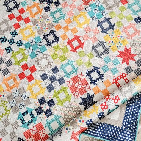 Scrappy Quilt Patterns Free, Dash Quilt Pattern, A Quilting Life, Layer Cake Quilt Patterns, Churn Dash Quilt, Sunflower Quilts, Row Quilt, Scrappy Quilt Patterns, Sampler Quilts