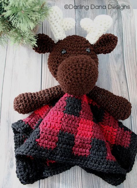 Moose Blanket, Crochet Moose, Crochet Lovey Free Pattern, Crochet Woodland, Plaid Moose, Crazy Crochet, Fox Blanket, Plaid Crochet, Lovey Pattern