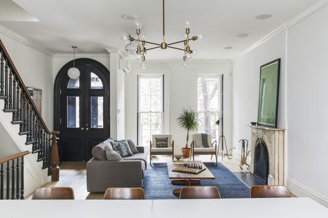 This is the crown molding we'd like. Very simple and understated. Townhouse Layout, Seattle Townhouse, Brownstone Interiors, Dc House, New York Brownstone, Elizabeth Roberts, Street Townhouse, Townhouse Interior, Brooklyn Brownstone