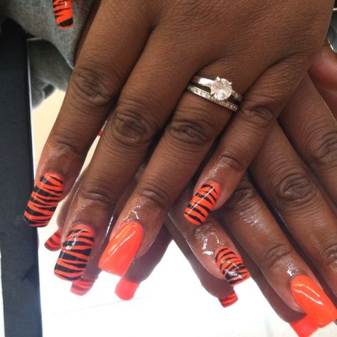 bengals nails | Cincinnati Bengals Nails WHO DEY! | nails Cincinnati Bengals Nails, Bengals Nails Designs, Bengals Nails, Tiger Stripe Nails, Super Bowl Nails, Nfl Nails, Football Nail Designs, Football Nail Art, Camouflage Nails