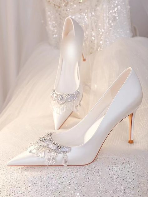 Hoco Shoes, Crystal Wedding Shoes, Heels Aesthetic, Womens Wedding Shoes, White Heels, Bride Shoes, White Crystal, Character Portraits, Bridal Shoes