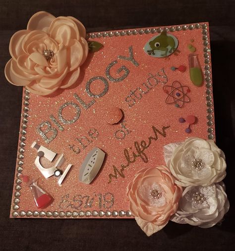 Biology Major Graduation Cap, Biology Grad Cap, Biology Graduation Pictures, Science Grad Cap, Biology Graduation Cap, Science Graduation Cap, Graduation Hat Designs, Promo 2023, College Grad Cap Ideas