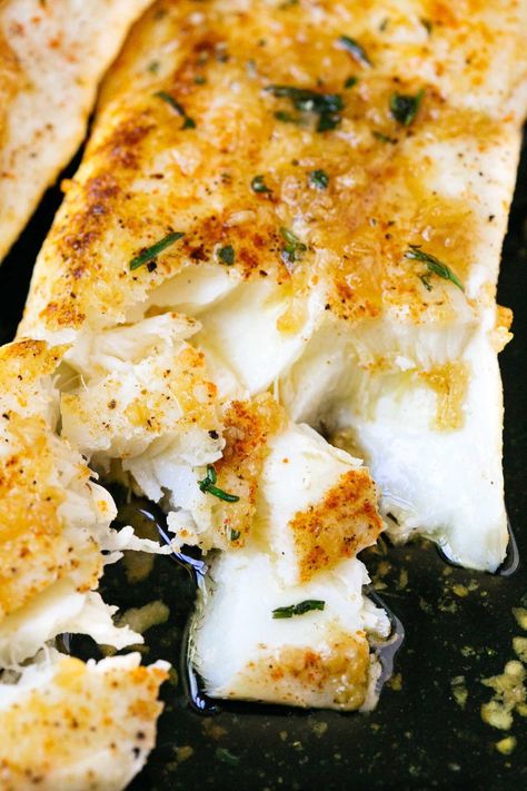 Light, flakey, and moist, you are going to love this Garlic Butter Halibut Fish Recipe. It’s so easy to make with only a few simple ingredients. lowcarb, gluten free, and keto friendly, this easy fish recipe cooks up quickly, making it the perfect weeknight meal! #garlicbutterhalibut #halibutrecipe #fishrecipe Garlic Butter Halibut Recipe, How To Cook Halibut, Pan Seared Halibut Recipes, Grilled Halibut Recipes, Halibut Recipes Baked, Filet Recipes, Summertime Food, Halibut Recipe, Haddock Recipes