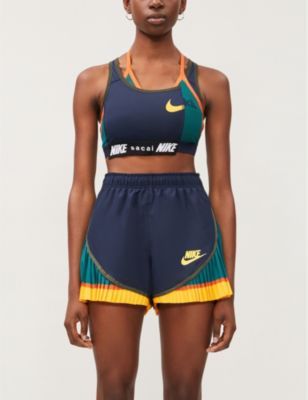 Cheer Practice Outfits, Nike X Sacai, Nike Sacai, Practice Outfits, Workout Fits, Nikes Girl, Sports Luxe, Yoga Fashion, Sporty Outfits