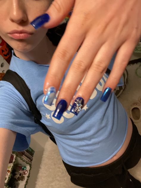 Nails For Sza Concert, Blue Concert Nails, Sza Nails Acrylic, Sza Nails Idea, Frank Ocean Nails Ideas, Sza Inspo Nails, Hmhas Billie Nails, Frank Ocean Nails, Album Cover Nails