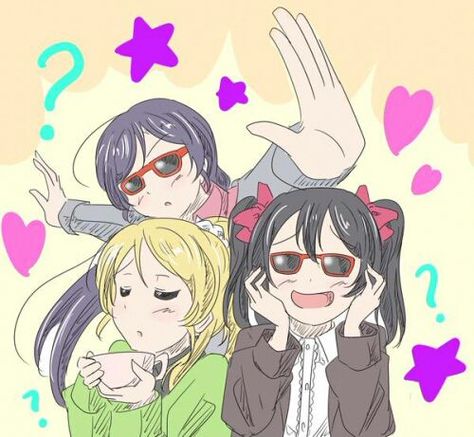 Honoka creo un grupo donde metió a sus amigas de la preparatoria y pa… #detodo # De Todo # amreading # books # wattpad Live Fanart, Friendship Wallpaper, Sisters Drawing, Nico Yazawa, Anime Siblings, Three Best Friends, Anime Group, Anime Friendship, Anime Villians